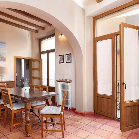 Hauzify I Casa Rutlla Apartment